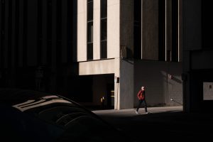 burke_tyler_red_jacket_black_car888179c8c1c61028d9e4.jpg