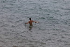 2.-Lone-boyaa545f44904f536bac3c.jpg